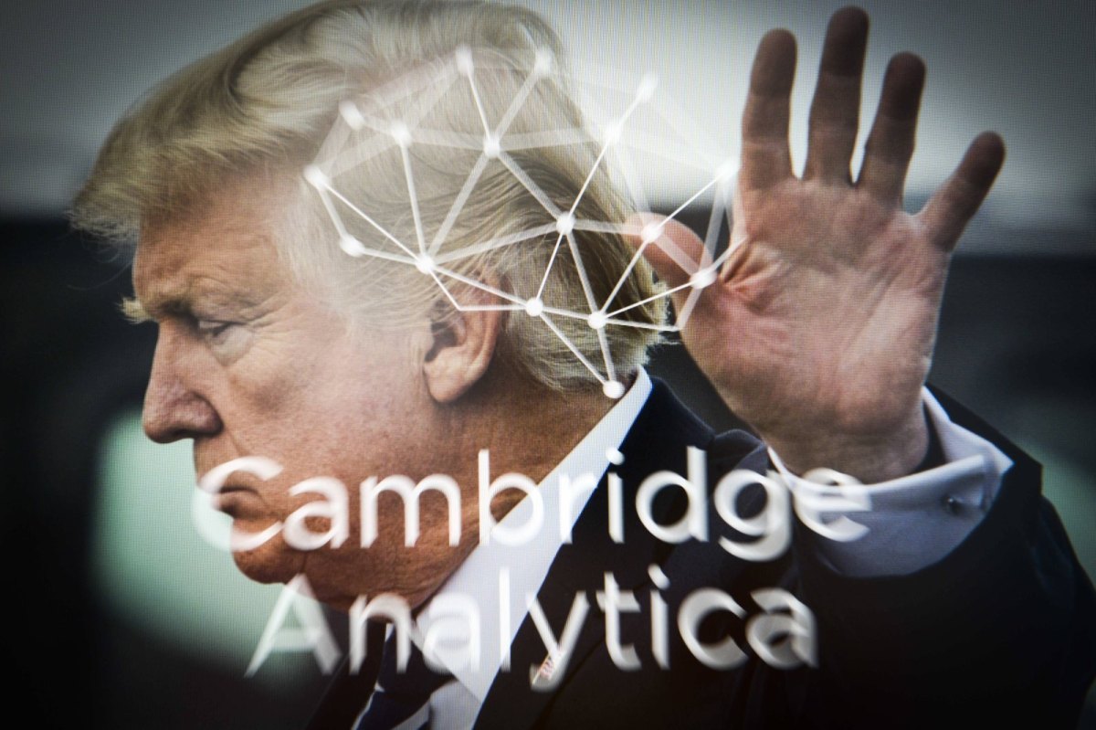 Bildmontage von Trump und dem Schriftzug Cambridge Analytica