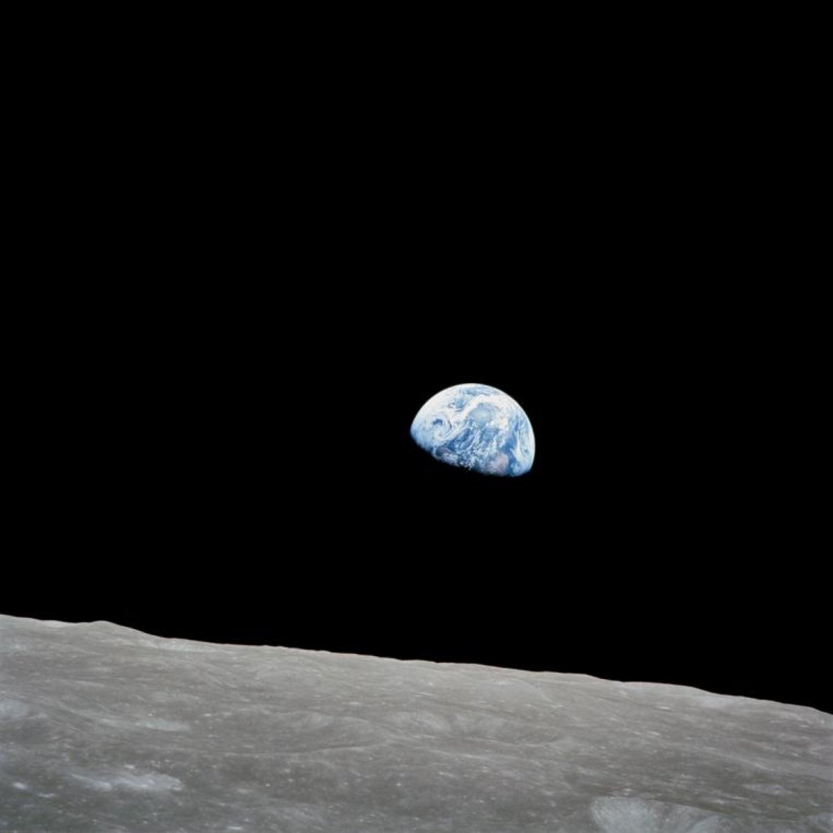 "Earthrise"