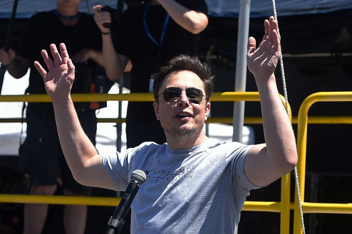 Elon Musk mit Sonnenbrille