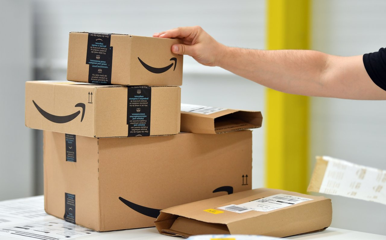 Bei deiner Amazon-Rücksendung könntest du künftig Geld sparen – sollte sich die Forderung der Wirtschaftsforscher erfüllen.