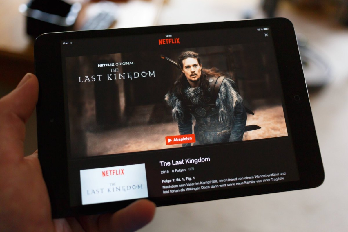 The Last Kingdom wird auf Tablet angezeigt.