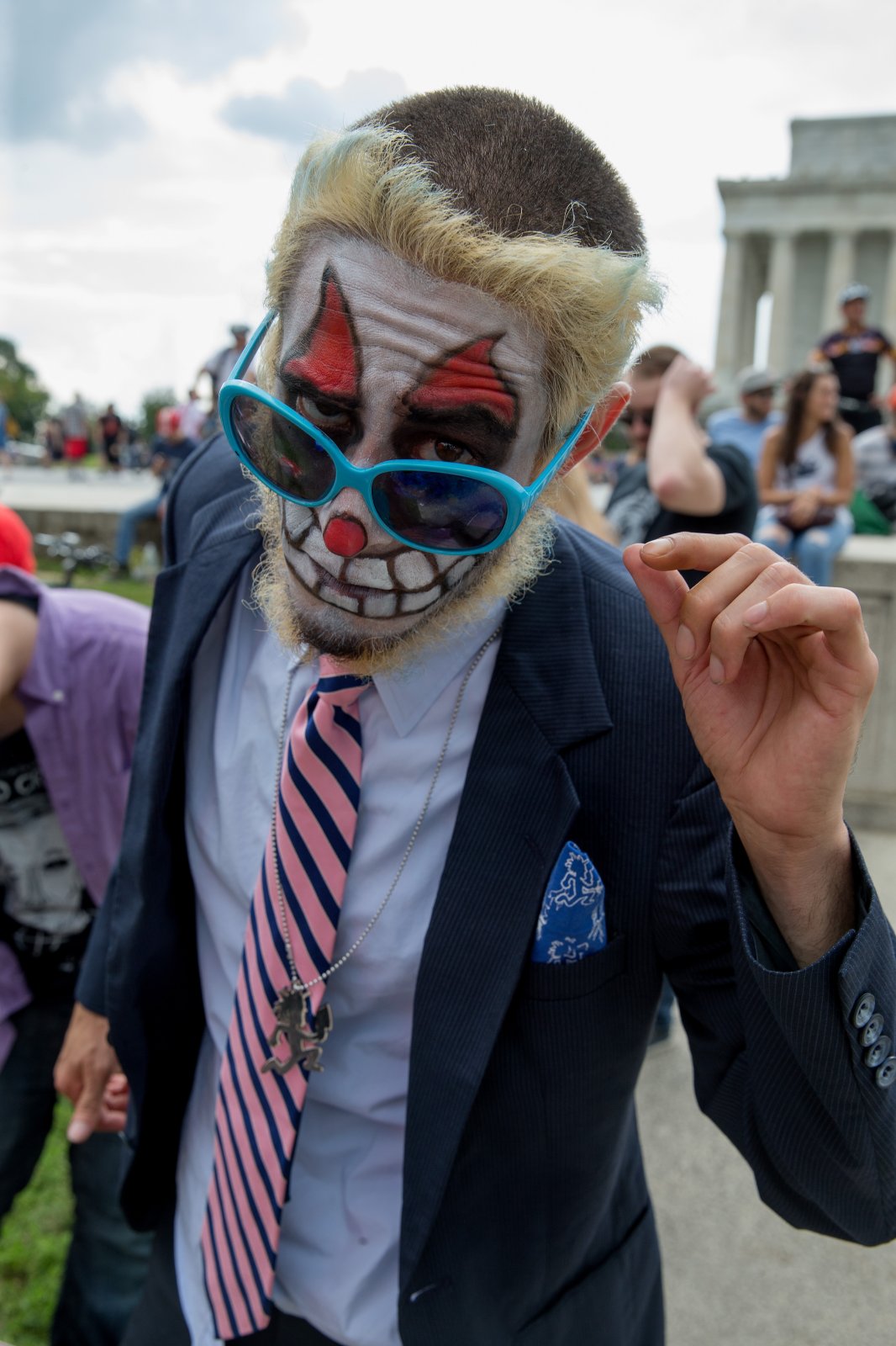 Ein als Juggalo geschminkter Fan