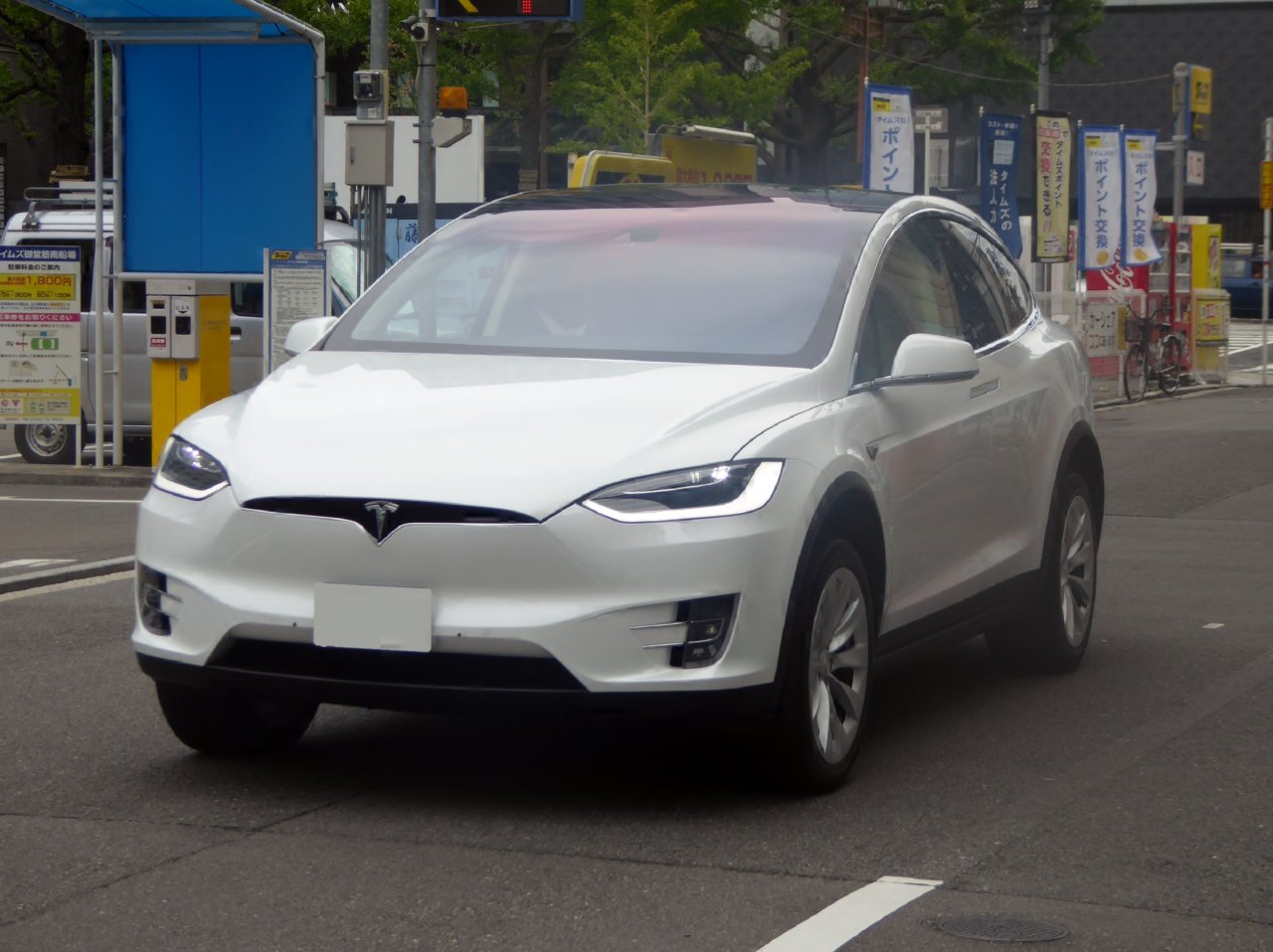 Auch das Tesla Model X, der erste SUV der Kalifornier, liegt ganz vorn in Sachen Reichweite von Elektroautos. 