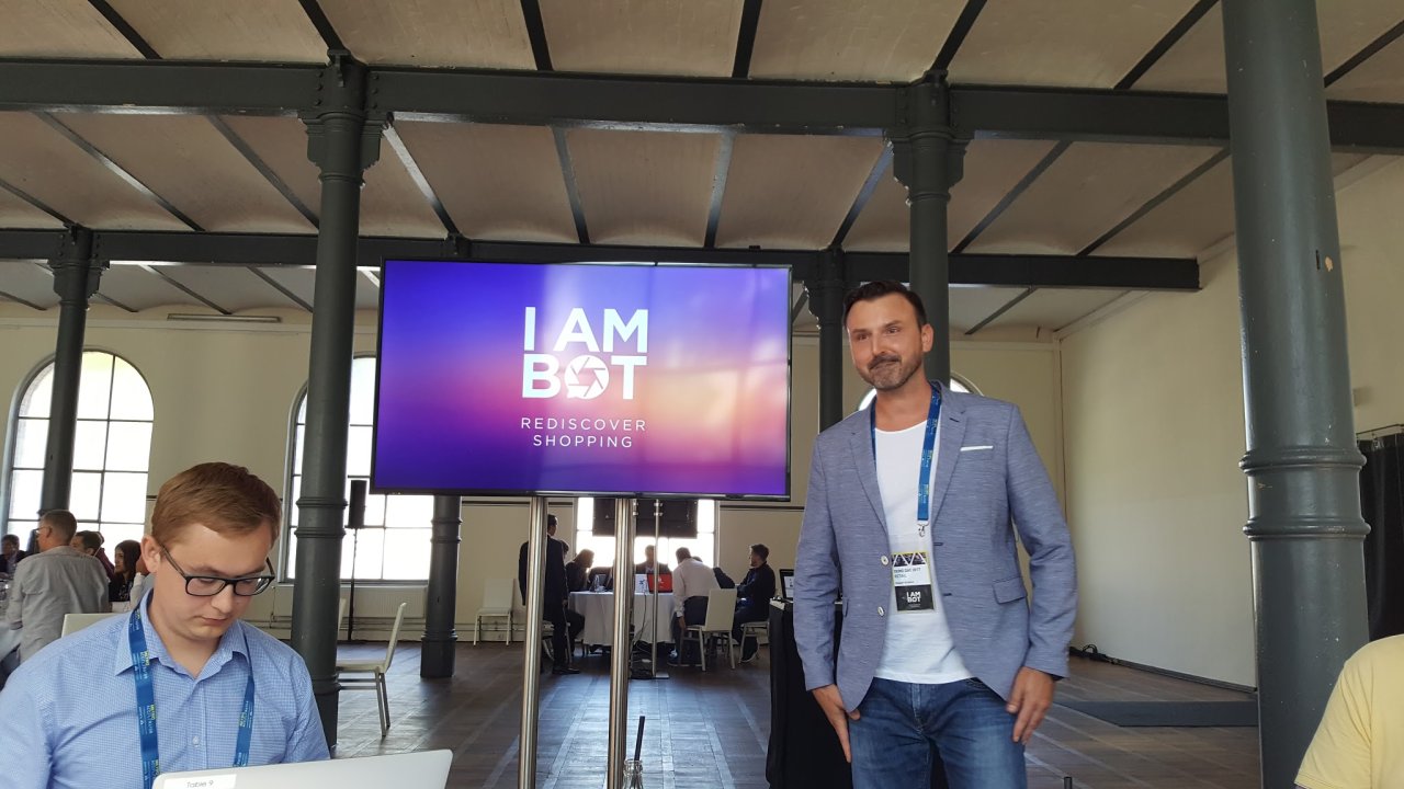 IamBot: der Chatbot als Personal Shopper. IamBot: der Chatbot als Personal Shopper.