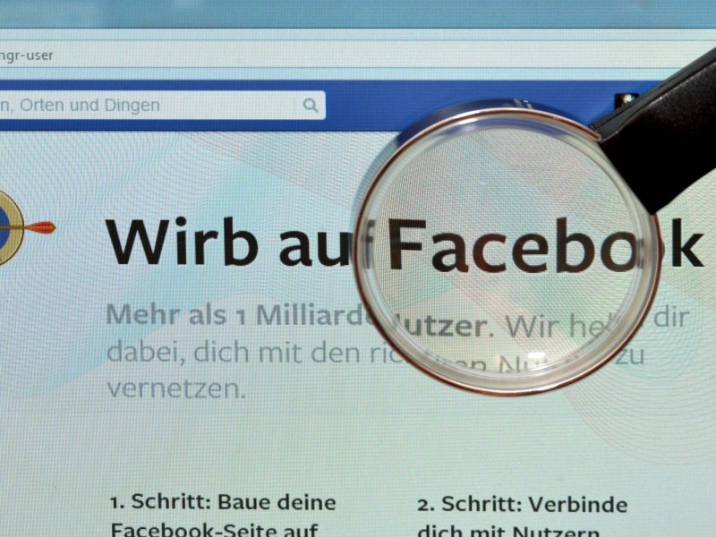 Mithilfe der Nutzerdaten kann Facebook personalisierte Werbung schalten – und viel Geld verdienen.