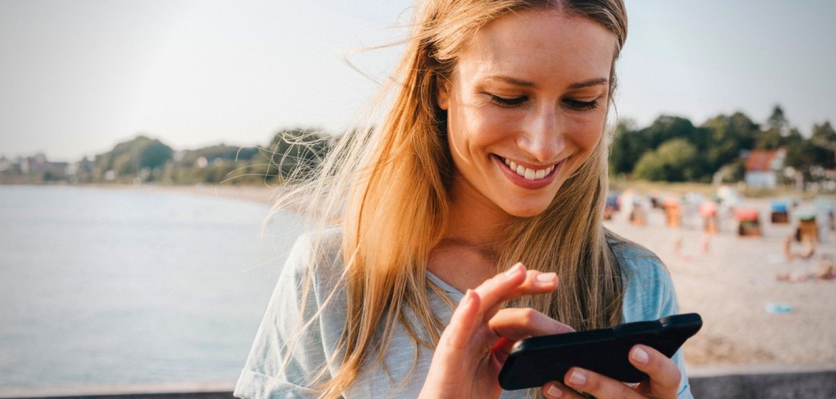 Frau mit Smartphone