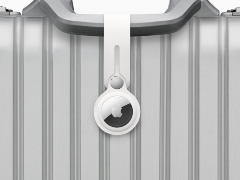 Apple AirTag an einem Trolley-Koffer