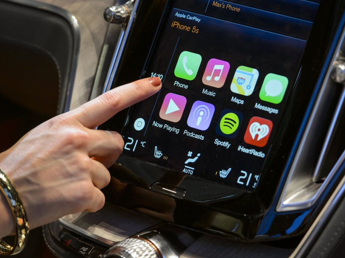 Apple Car Play auf einem Display in einem Auto