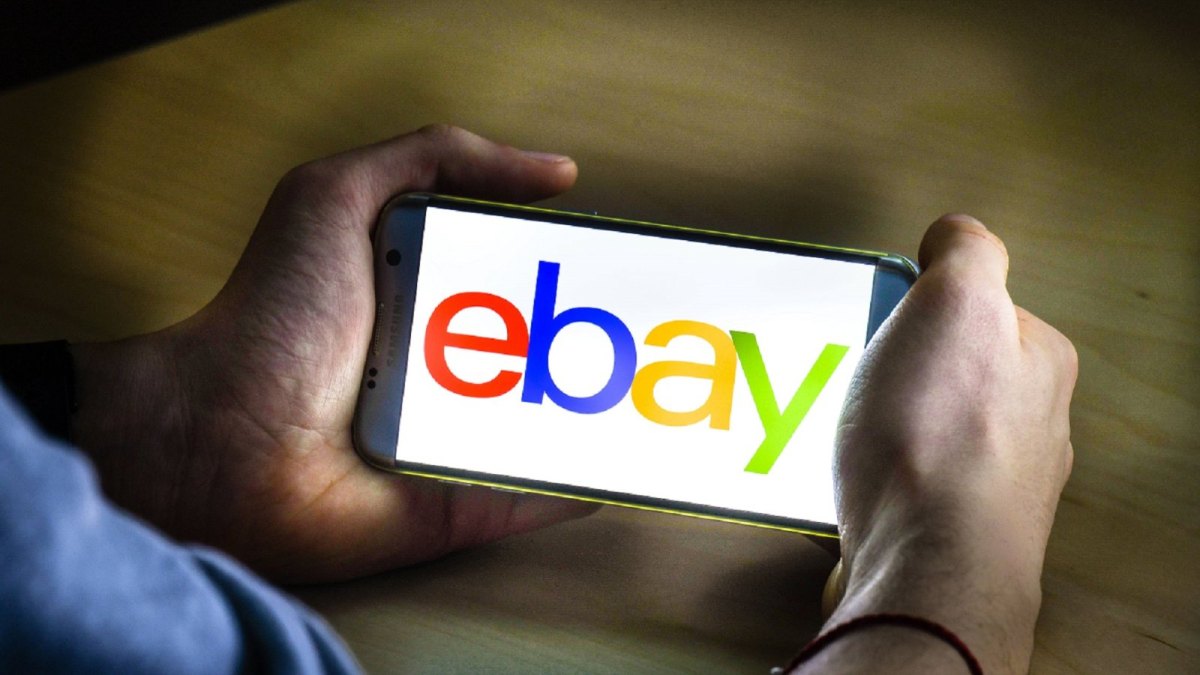 eBay-Logo auf einem Handy