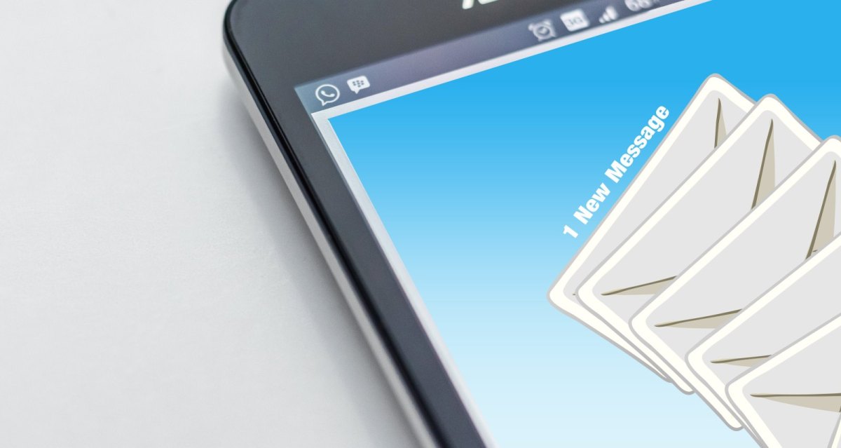 Email-Symbole auf Smartphone