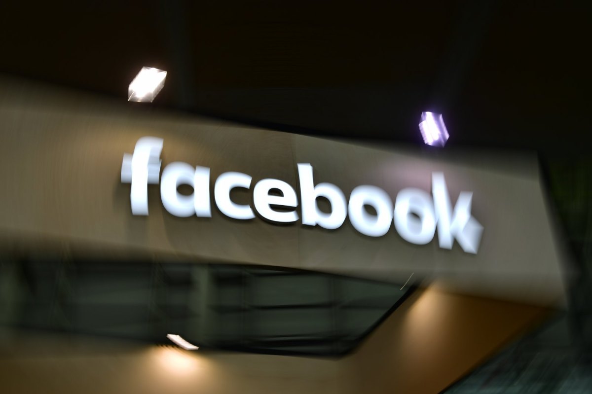 Logo Facebook verwackelt