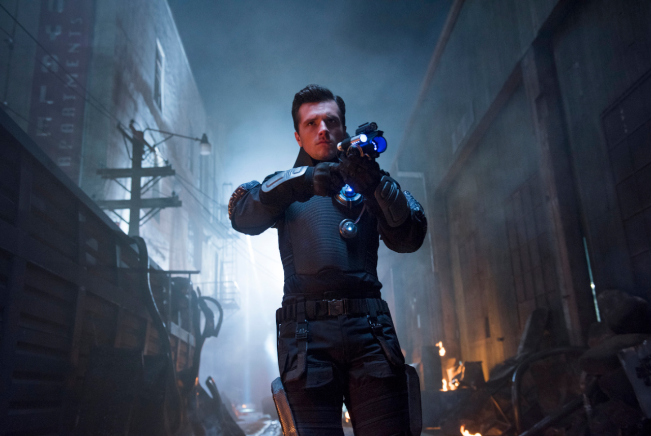 Josh muss auch in Staffel 2 von "Future Man" die Welt retten.