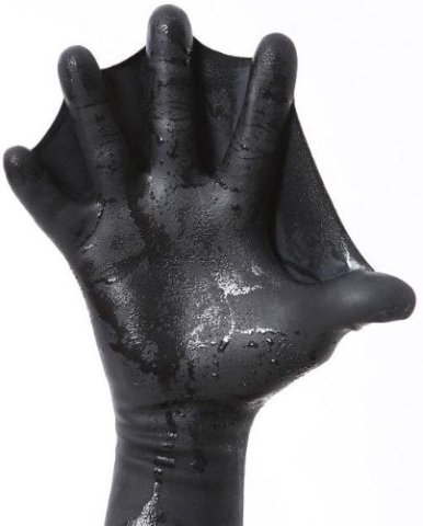 Schwimmhäute gefällig? Diese Handschuhe machen es möglich. 