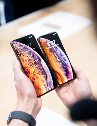 Egal, ob iPhone XS Max (links) oder iPhone XS, am Preis lässt sich mit der richtigen Taktik noch etwas drehen.