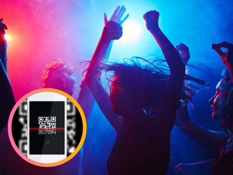 Nachtleben in einem Club und eine App mit QR-Code