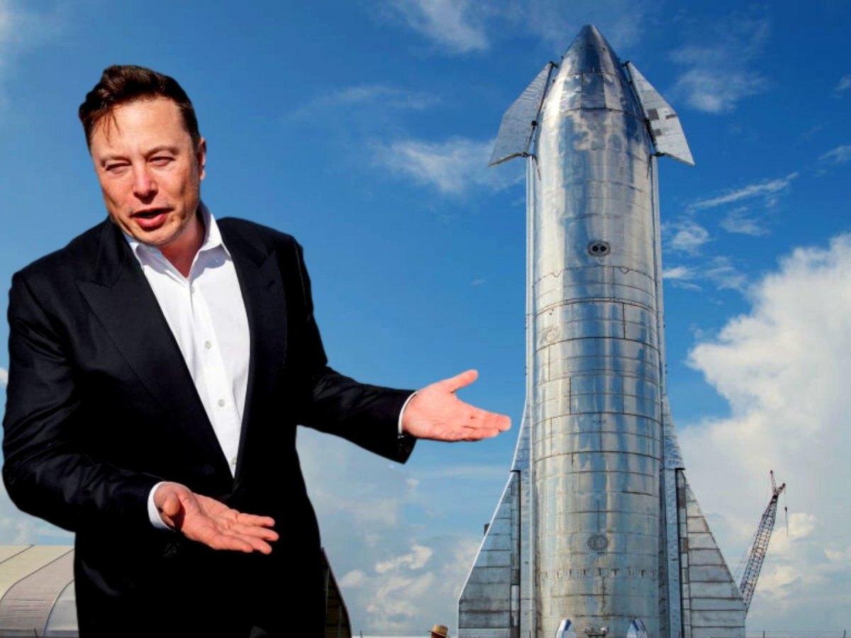 Elon Musk vor einem Starship