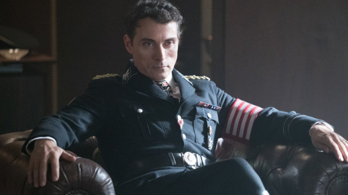 Nazi-Obergruppenführer John Smith (Rufus Sewell)