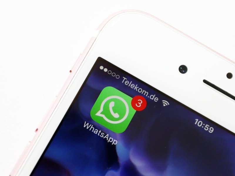 iPhone mit WhatsApp-Nachrichten