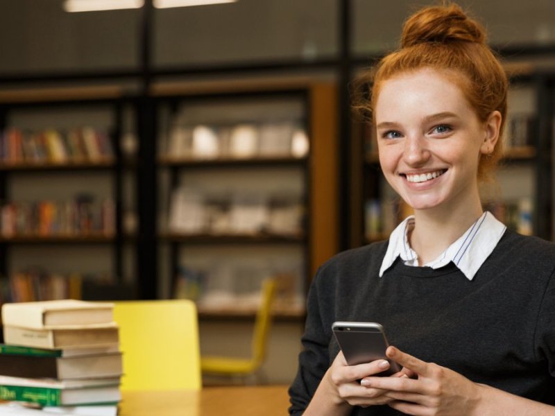 Egal ob in echten oder virtuellen Bibliotheken: Mit App-Helferlein behalten Leseratten die Übersicht.. © Dean Drobot/Shutterstock.com