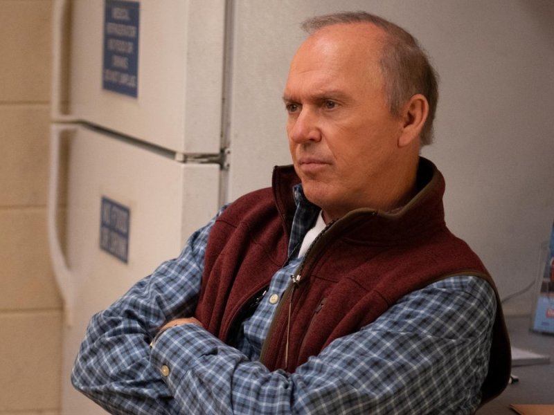 Michael Keaton läuft in "Dopesick" erneut zur Höchstform auf.. © 2021 Hulu