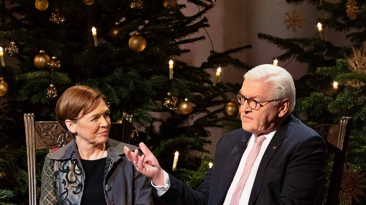 Frank-Walter Steinmeier und seine Frau Elke Büdenbender laden auch in diesem Jahr zu "Weihnachten mit dem Bundespräsidenten" ein.. © ZDF/Jana Kay