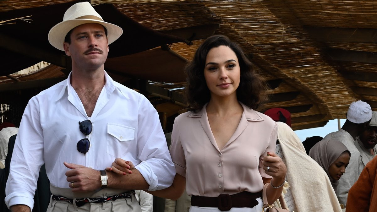 Armie Hammer (l.) und Gal Gadot sind zwei der Stars von "Tod auf dem Nil".. © © 2020 Twentieth Century Fox Film Corporation. All Rights Reserved.