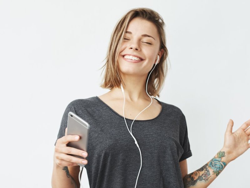 Mit diesen Tipps schrauben Nutzerinnen und Nutzer von Deezer unter anderem an der Audioqualität.. © Cookie Studio/Shutterstock.com