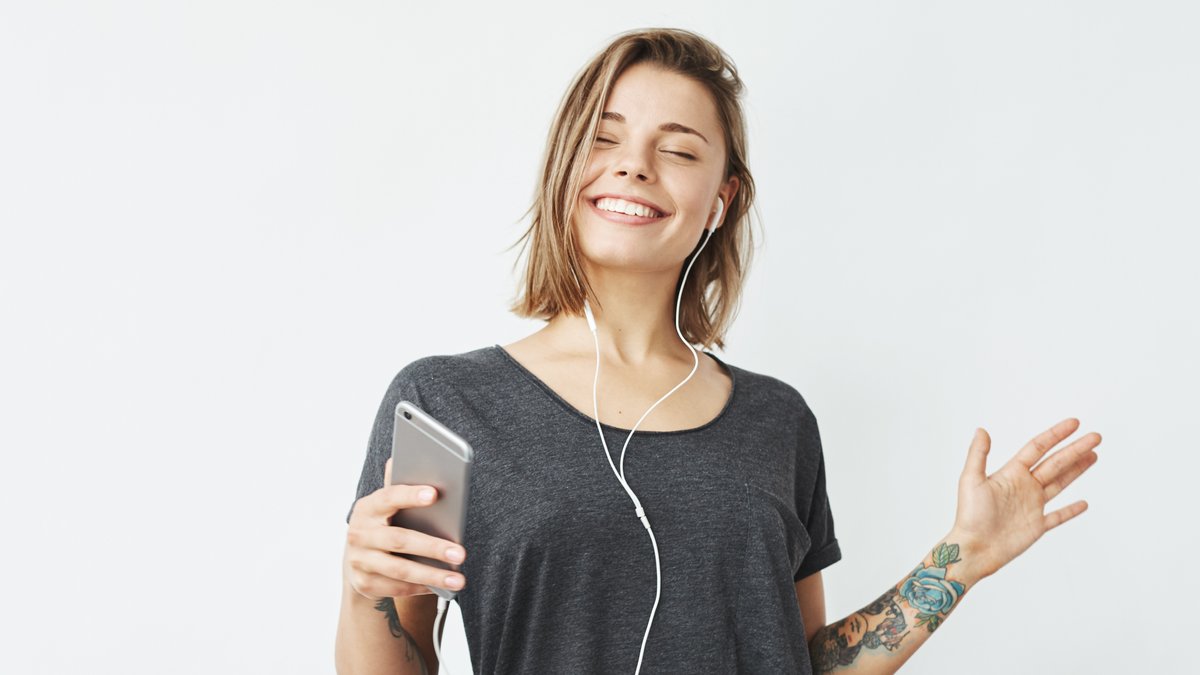 Mit diesen Tipps schrauben Nutzerinnen und Nutzer von Deezer unter anderem an der Audioqualität.. © Cookie Studio/Shutterstock.com