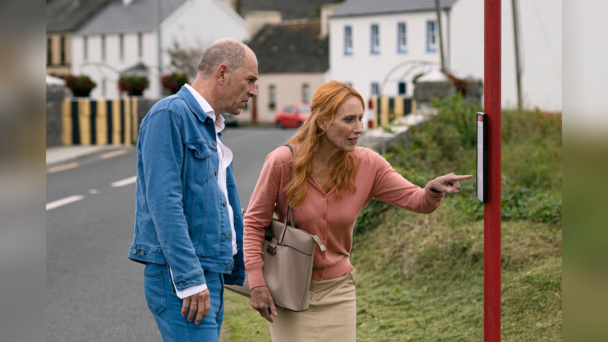 "Sprachlos in Irland": Connie (Andrea Sawatzki) und Max (Götz Schubert) machen einen Intensivsprachkurs in Irland.. © ARD Degeto/Martin Maguire