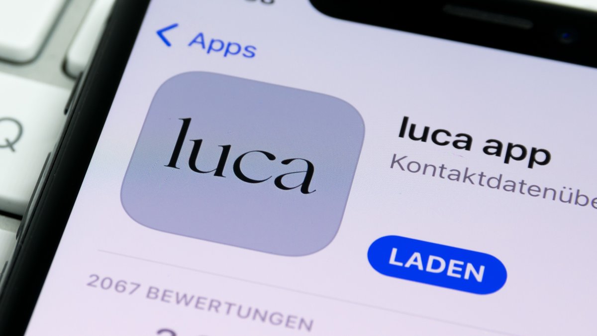 Die Luca-App soll während der Corona-Pandemie eine Kontaktrückverfolgung ermöglichen.. © Camilo Concha/Shutterstock.com