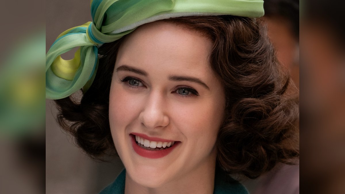 Rachel Brosnahan als Miriam "Midge" Maisel in "The Marvelous Mrs. Maisel".. © Philippe Antonello / Amazon Prime Video