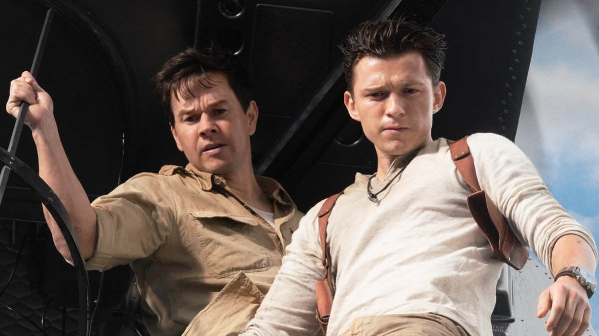 "Uncharted" mit Tom Holland (r.) und Mark Wahlberg ist nur eine von vielen Videospielverfilmungen.. © © 2021 Sony Pictures Entertainment Deutschland GmbH