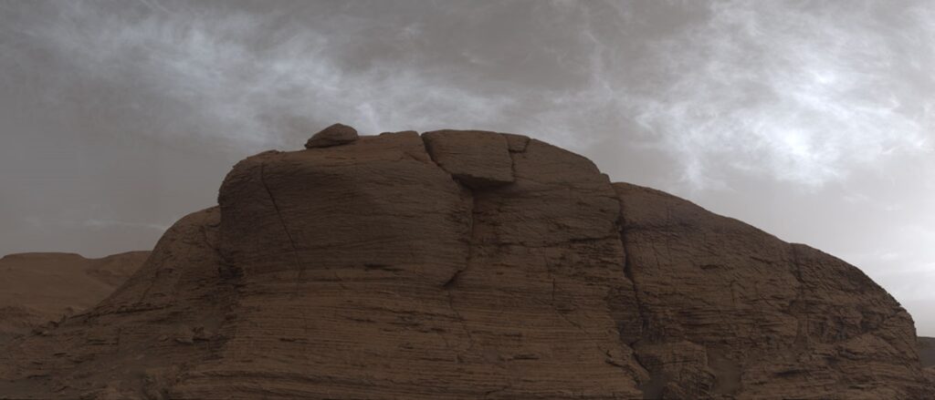 Wolken und Gesteinsformation