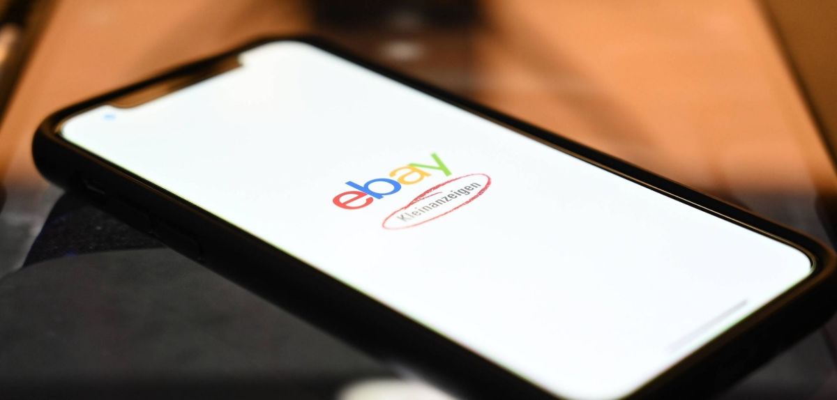 eBay-Kleinanzeigen-Logo auf Smartphone-Screen