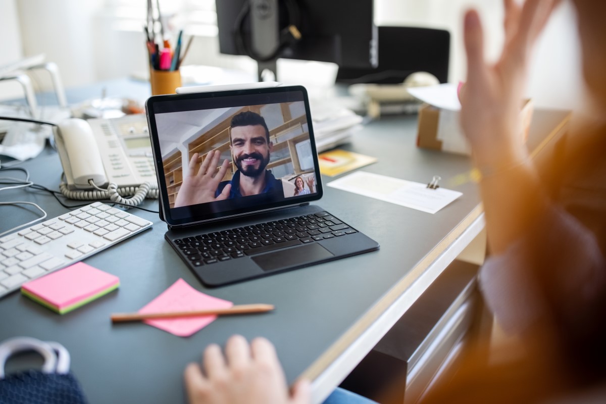 Zoom pinnen auf Laptop