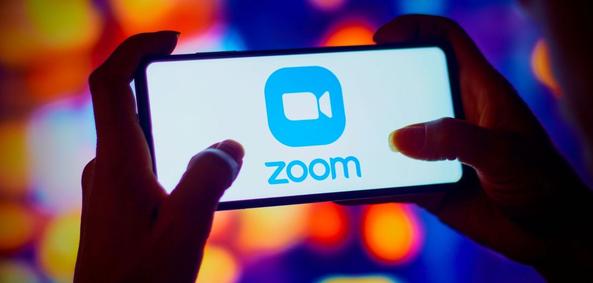 Zoom Logo