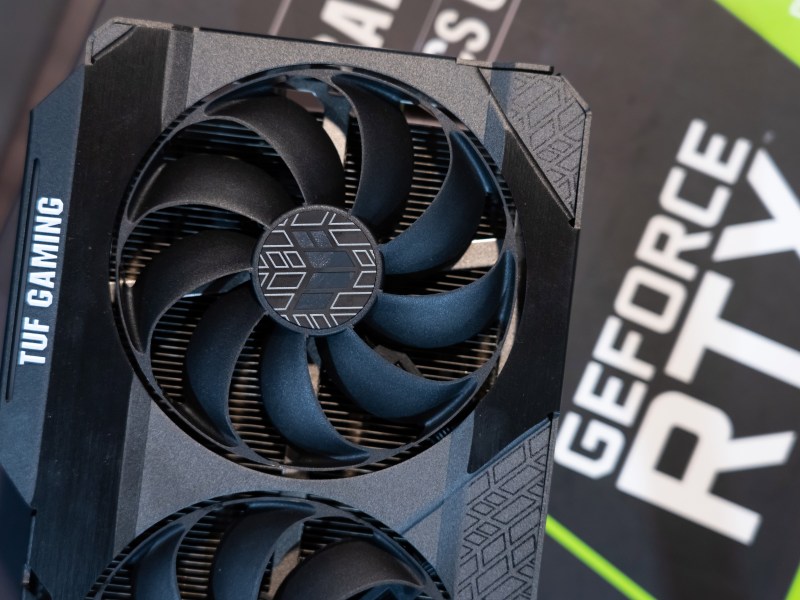 Nvidia GeForce RTX vor Karton