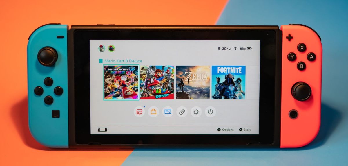 Eine Nintendo Switch mit verschiedenen Spielen.