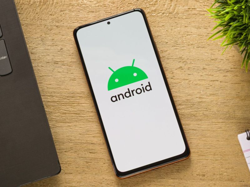 Handy mit Android Logo