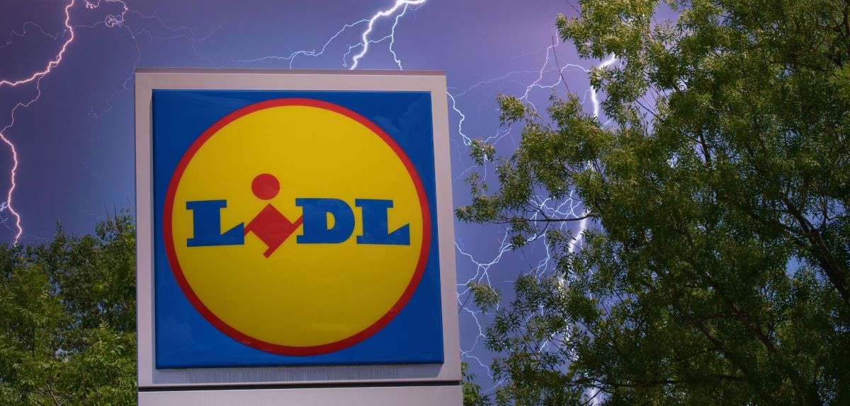 Lidl-Schild vor einem Gewitter