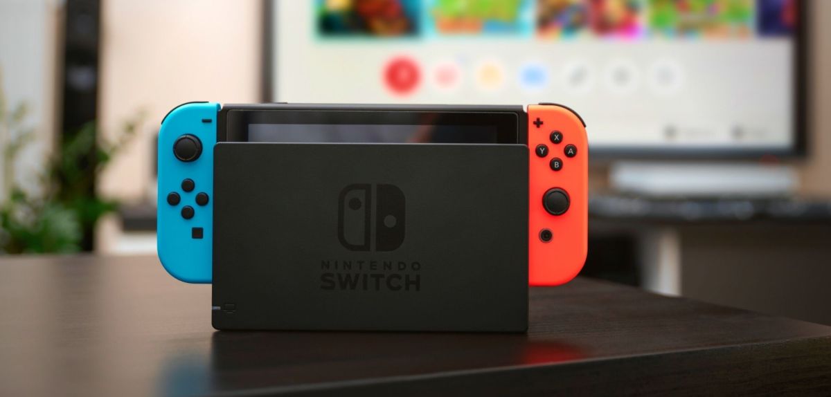 Nintendo Switch in der Halterung