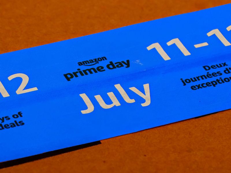 Paketband mit Prime Day-Werbung