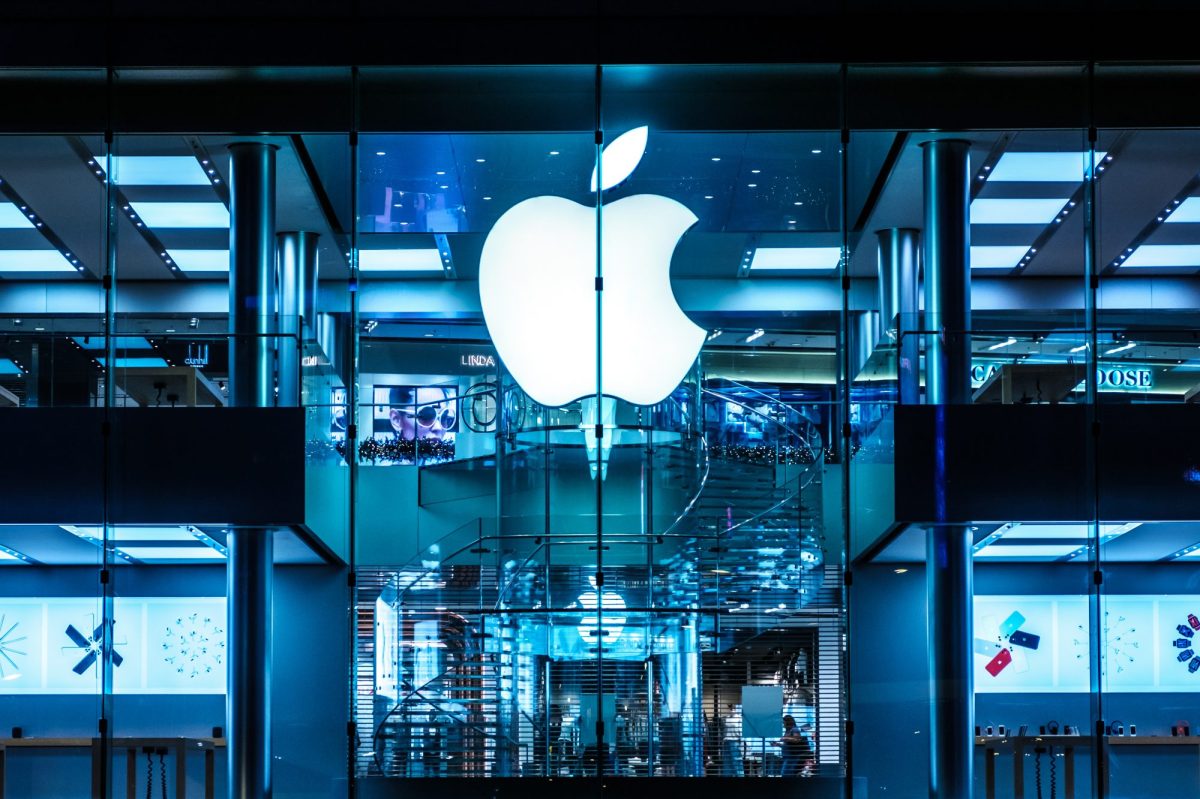 Apple-UnternehmensgebÃ¤ude in der Nacht.