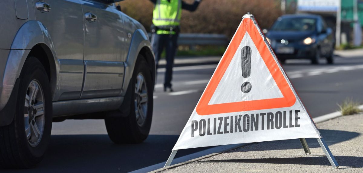 Polizeikontrolle auf der Straße