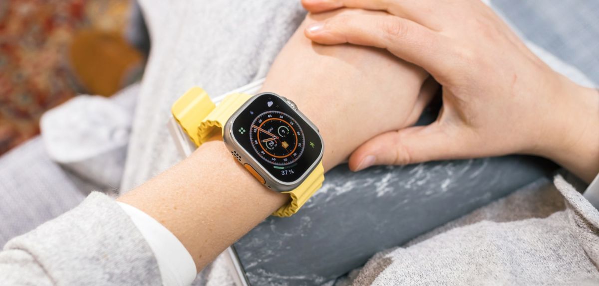 Apple Watch Ultra am Handgelenk