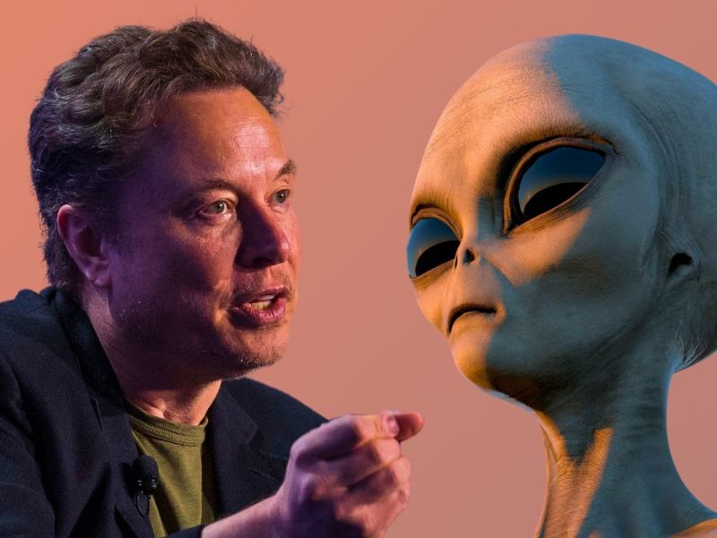 Elon Musk neben einem Alien