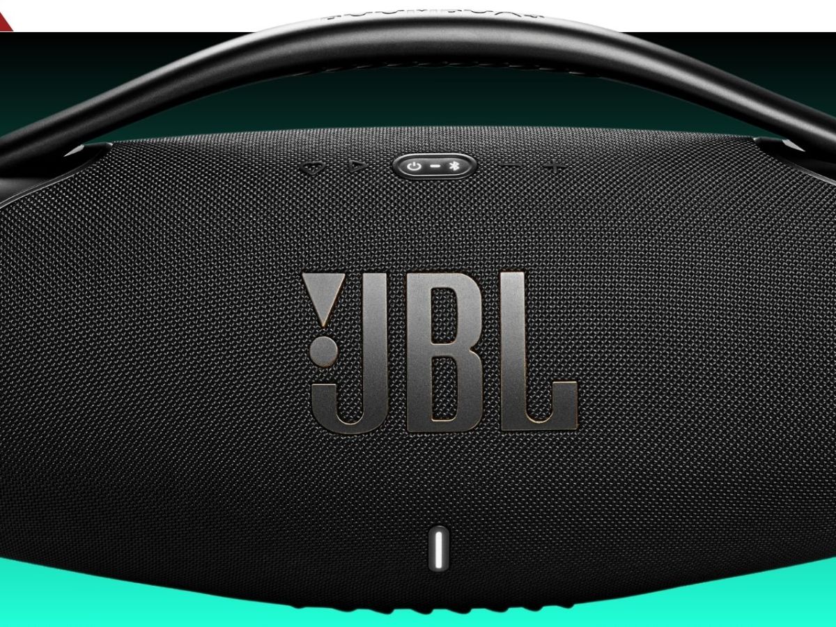 JBL Boombox 3 Wifi vor einem Farbverlauf