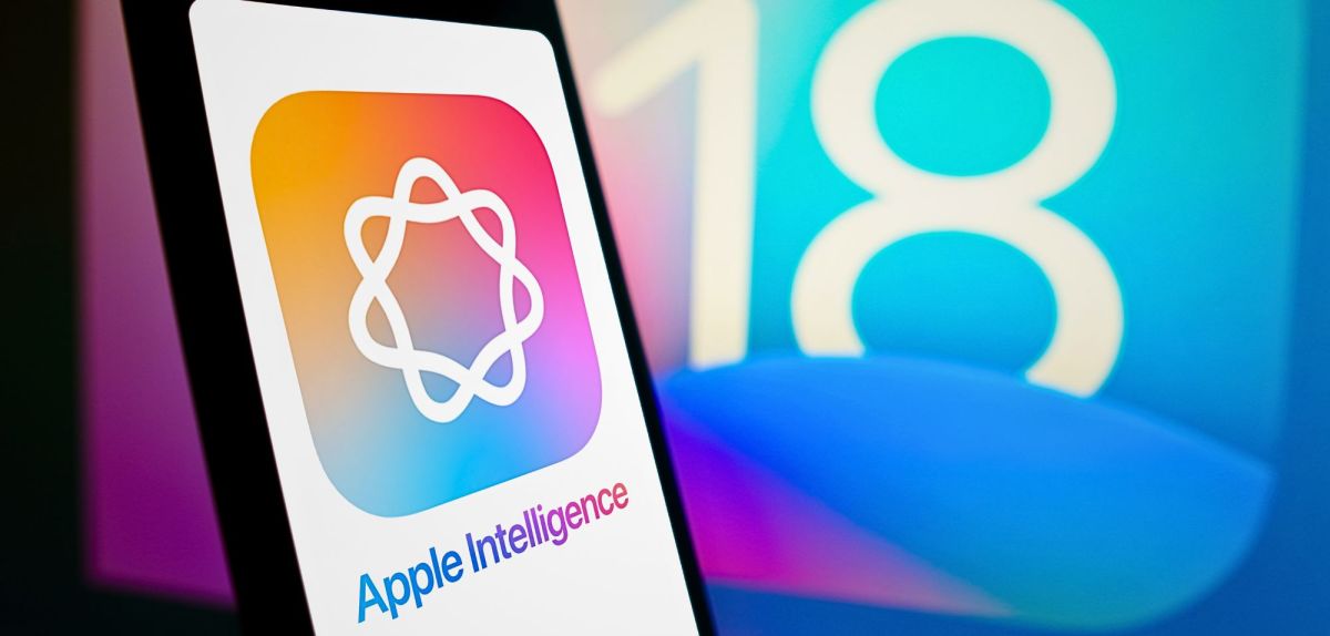 Apple Intelligence-Logo auf einem iPhone