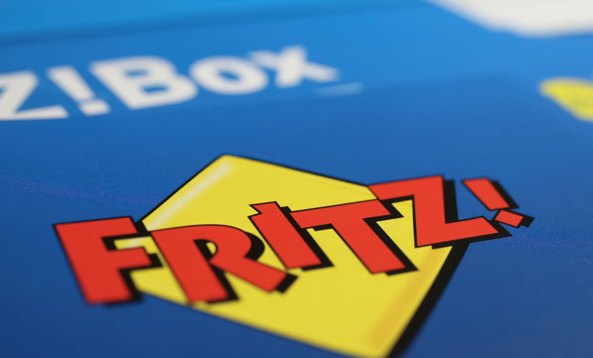 FritzBox-Symbol auf blauem Hintergrund.