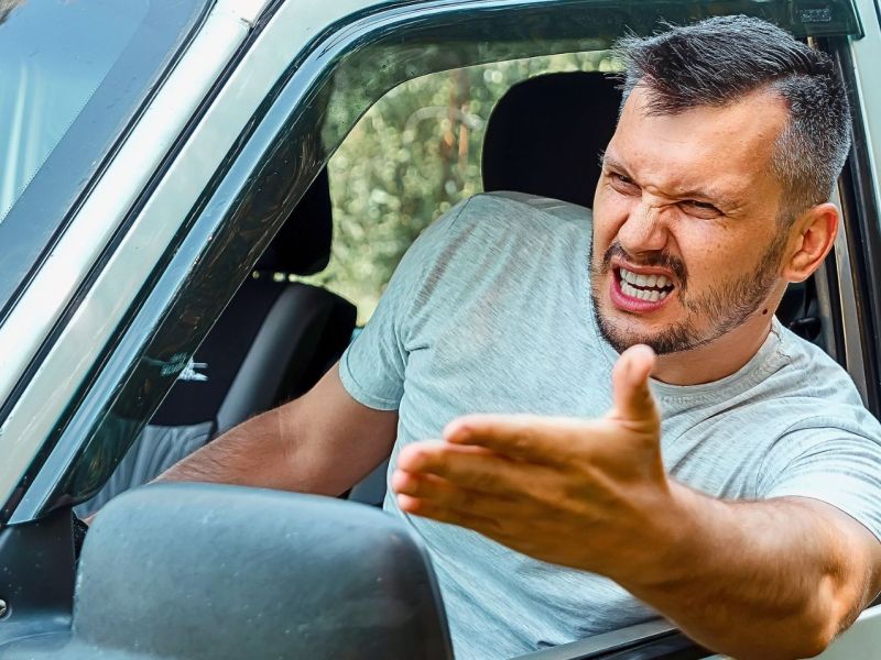 WÃ¼tende Person in einem Auto